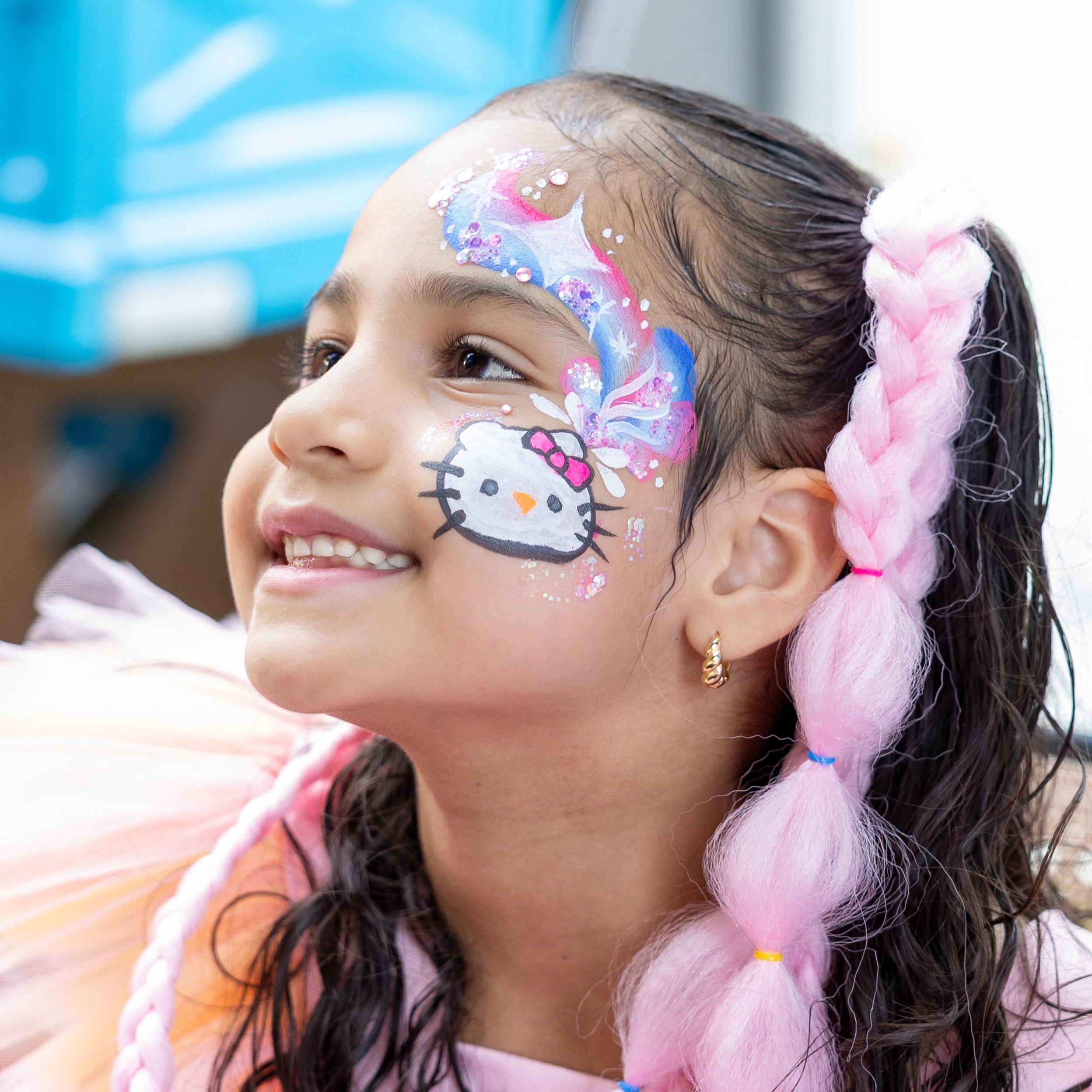 niña con carita pintada